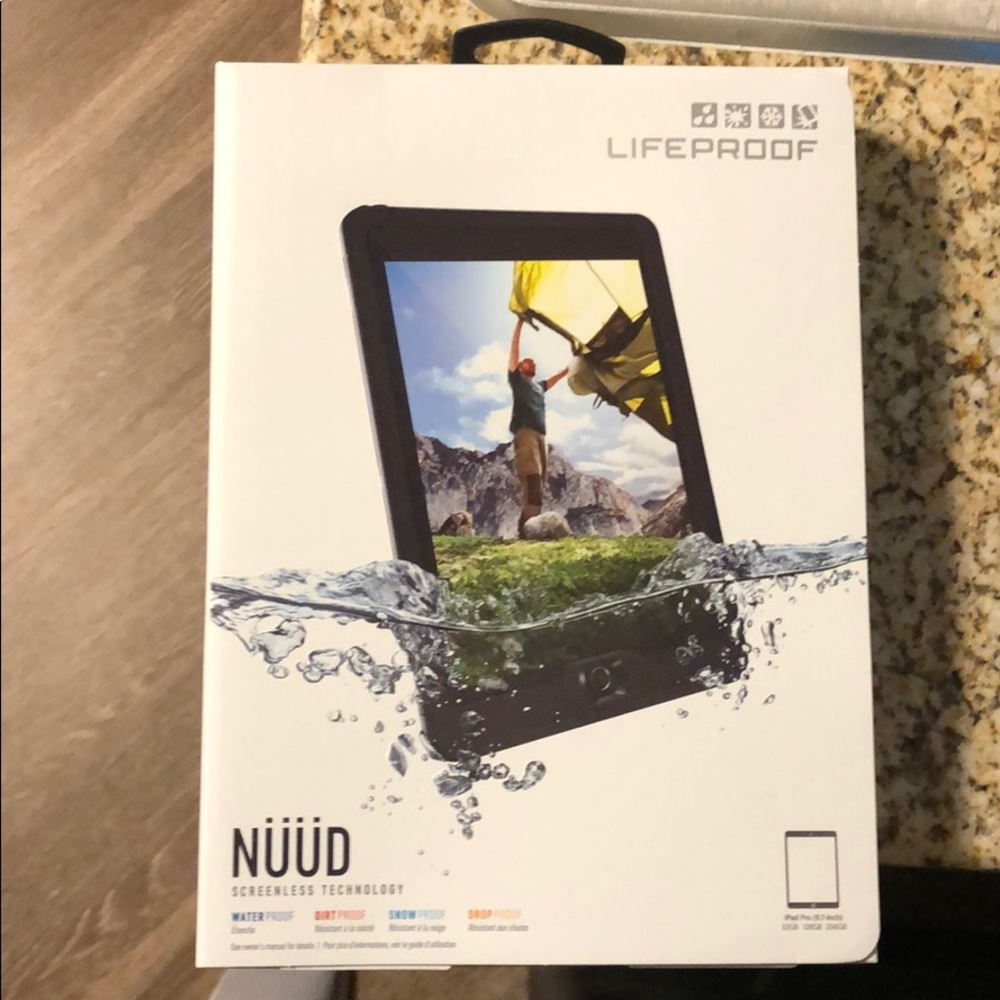 NWT Lifeproof Nuud iPad Pro (9.7 inch) Case